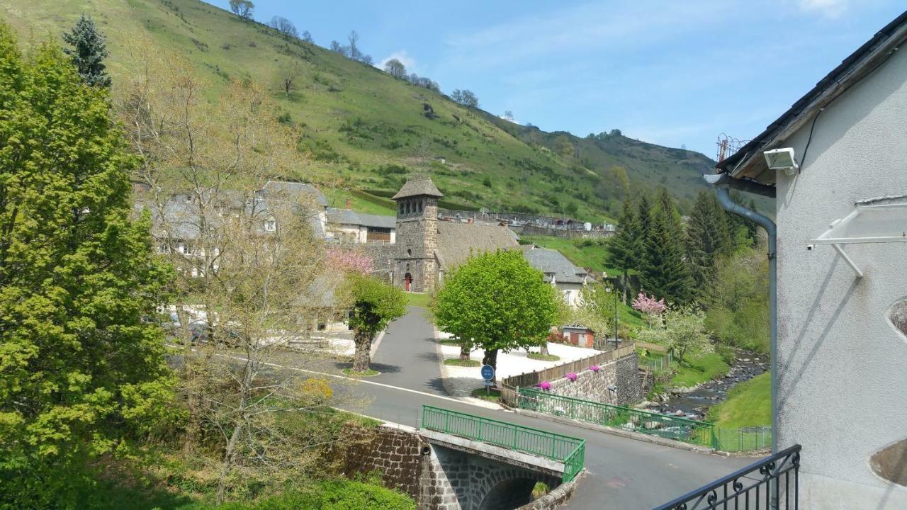 Maison Du Pays De Salers Dans Le Parc Des Volcans D'Auvergne Saint-Projet-de-Salers Exterior photo